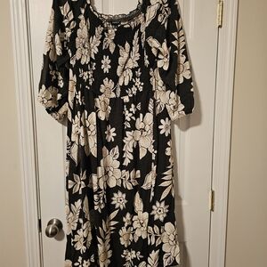 Torrid Black and Cream Floral Maxi Dress